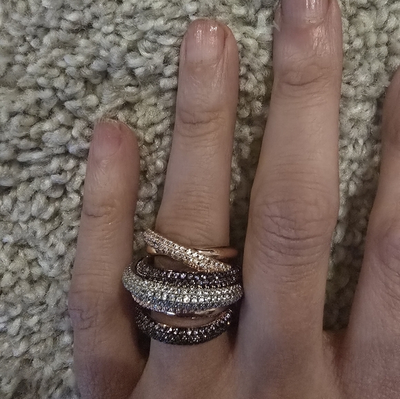 21kgp Dubai Jewelry Elegant Rose Gold and Silver Tone Ring Set - Picture 3 of 11